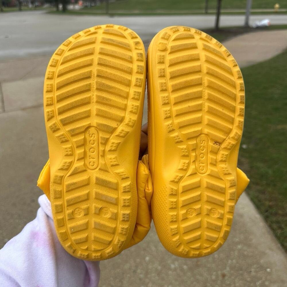 CROCS Classic Lined Neo Puff Clogs Unisex Size M5 W7 Yellow - Picture 13 of 16